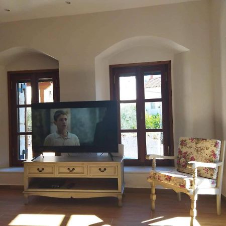 Вилла Tsolakis Luxury House Леонидион Экстерьер фото